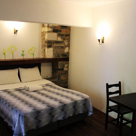 Pir Efes Konaklari Esmirna Exterior foto